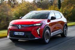 Renault Scenic E-Tech front left driving
