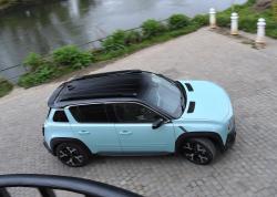 Renault 4 cornering from above