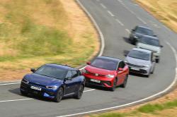 Summer real range test 2022 - Kia EV6 leading cars on hill route