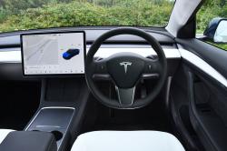 Tesla Model 3 2021 dashboard