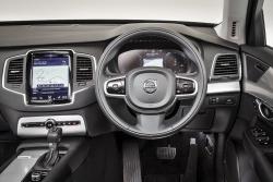 Used Volvo XC90 dash