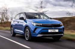 Vauxhall Grandland front right driving