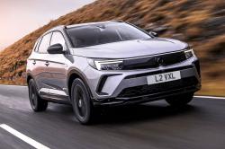 Vauxhall Grandland front right tracking