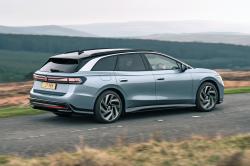 volkswagen_id_7_tourer_rear_driving
