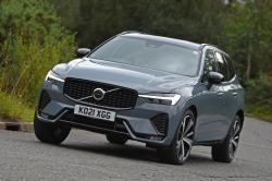 Volvo XC60 2022 front cornering