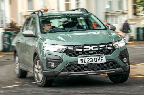 Dacia Sandero Stepway front cornering
