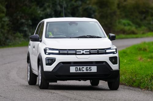 Dacia Spring Cargo driving front right