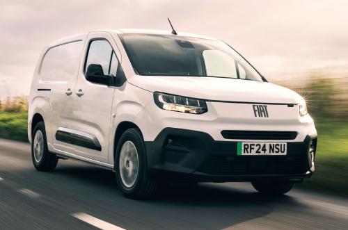 Fiat E-Doblo front right driving