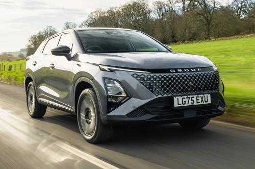 Omoda 5 HEV front driving