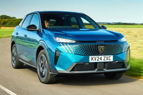 Peugeot 3008 front right driving