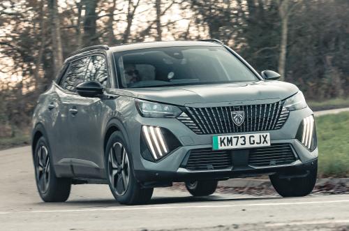 Peugeot e-2008 front cornering