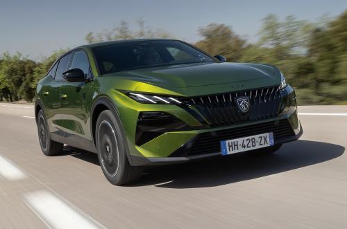 Peugeot e-408 driving front right