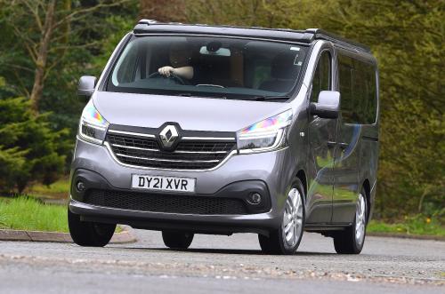 Renault Trafic Paradise front cornering