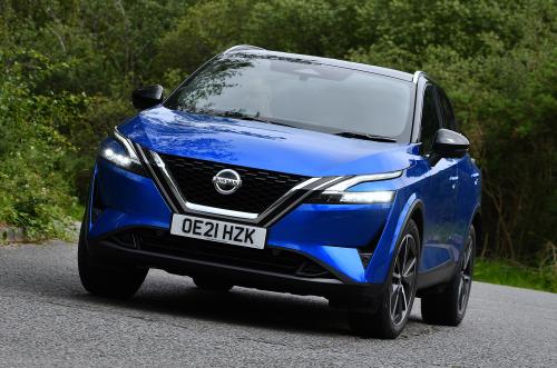 Used Nissan Qashqai 2021-present front cornering blue