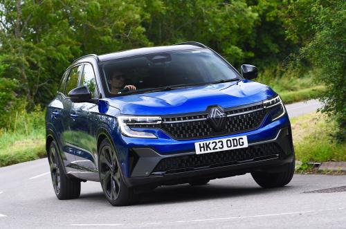 Used Renault Austral 2023-present front cornering blue