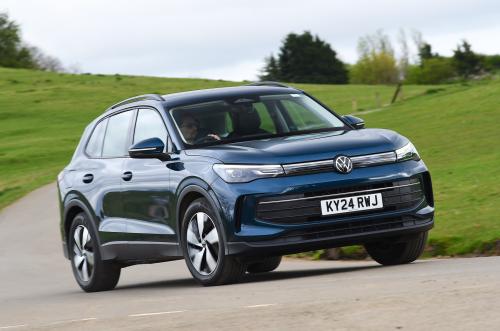 Used Volkswagen Tiguan 2024-present front cornering blue